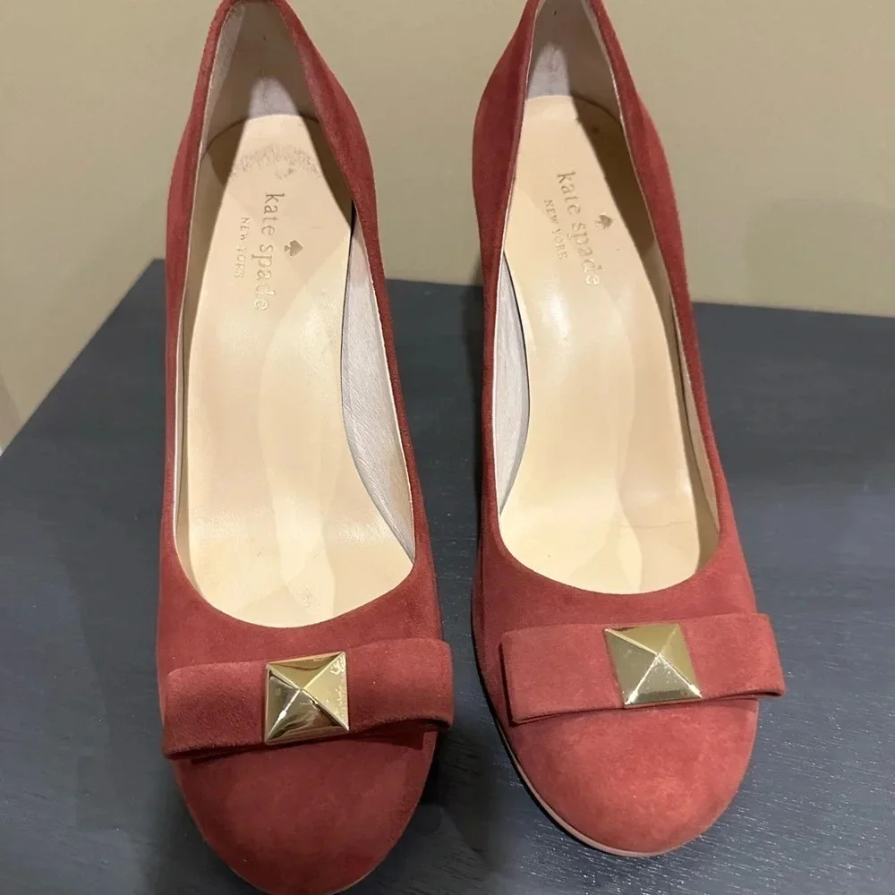 Kate Spade  gold bow heels size 7M in excellent condition - Picture 9 of 9